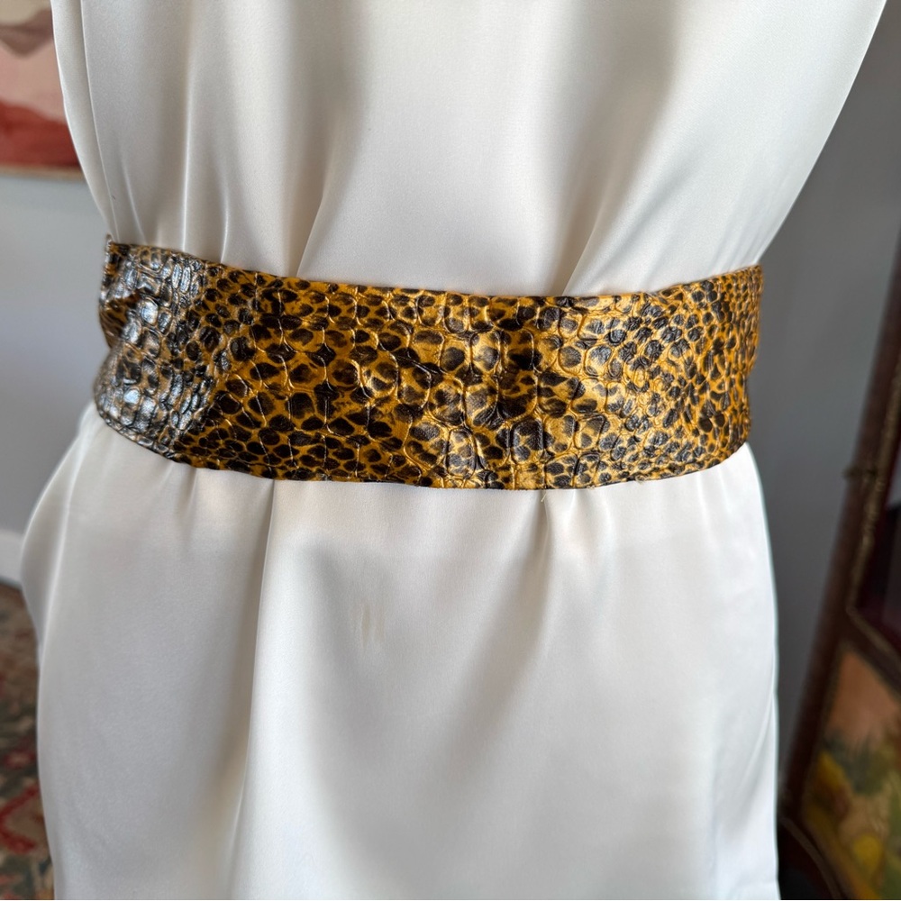 Vintage Gold and Black Snakeskin Wide Belt - Picture 6 of 7